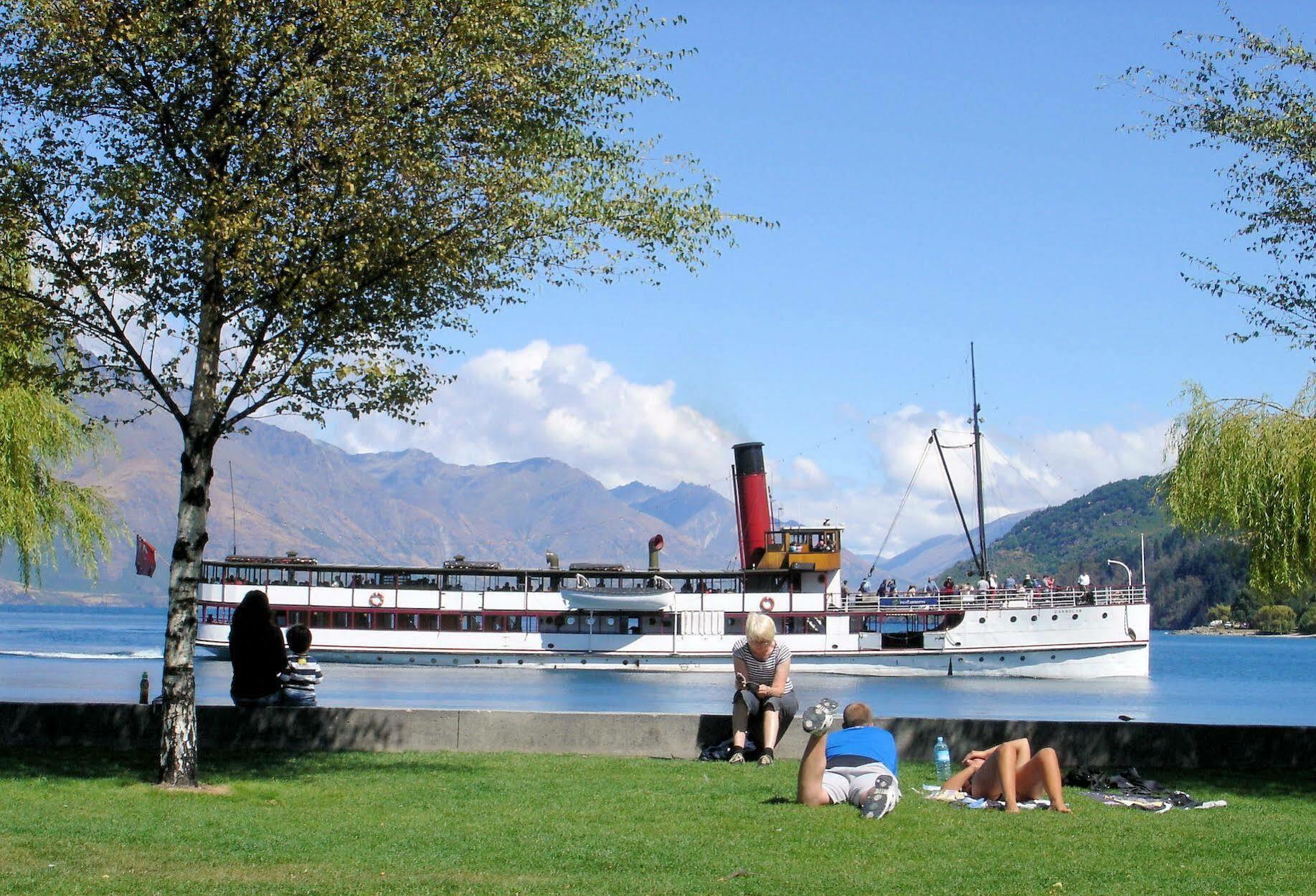 Heart Of Queenstown Aparthotel Exterior foto